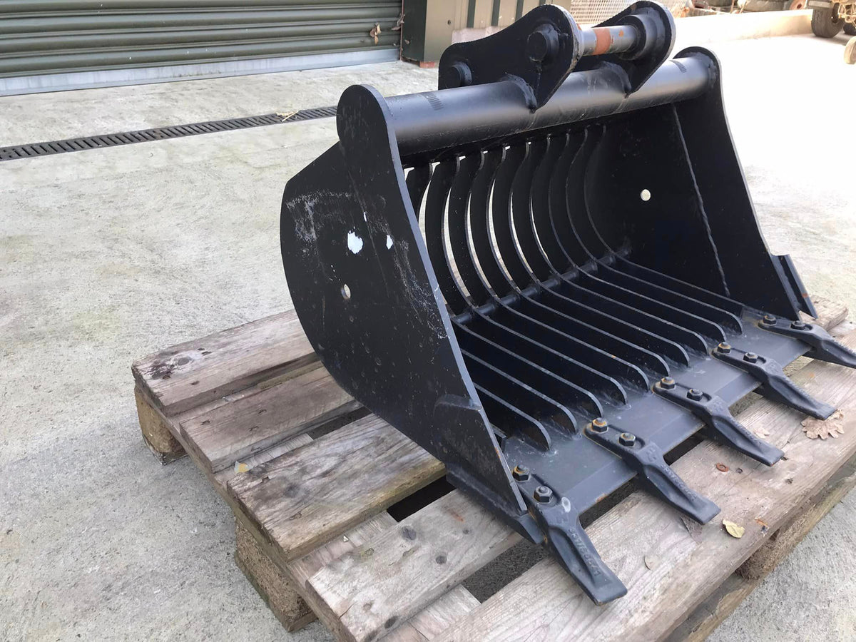 For Sale - New Riddling Bucket – Gwynedd Farm Machinery Ltd