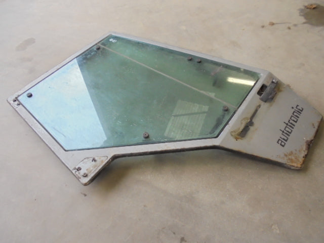 For MASSEY FERGUSON 3000 SERIES RH DOOR ASSEMBLY