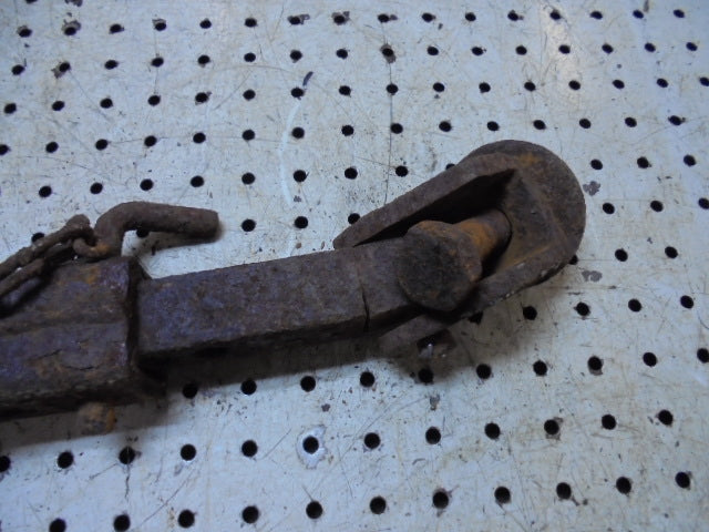 For FORD 5610 LH HYDRAULIC ARM STABALISER BAR - FOR SPARES