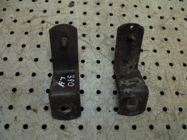 For MASSEY FERGUSON 300 series REAR AXLE REFLECTOR BRACKETS - PAIR