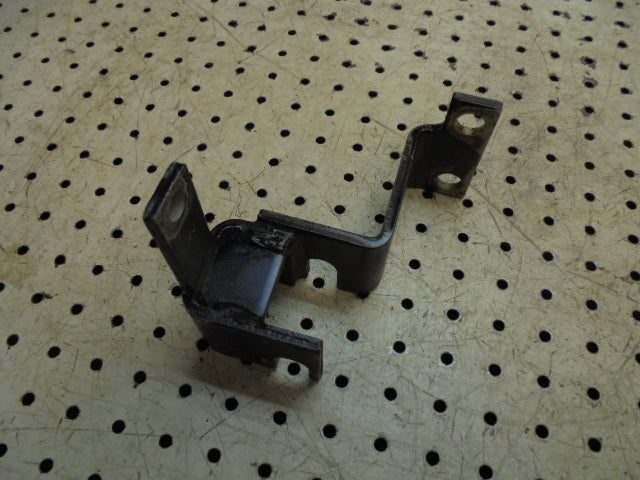 For CASE 4240 LP CAB HANDBRAKE CABLE BRACKET ON REAR AXLE