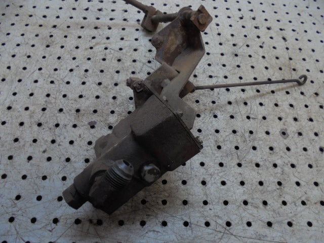 For MASSEY FERGUSON 390 HYDRAULIC TOP COVER ISOLATOR VALVE & LINKAGE