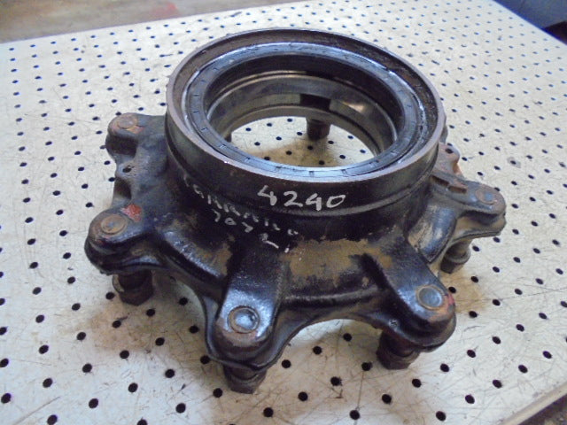For CASE 4240,30 / 895 CARRERO 707 4wd FRONT AXLE WHEEL HUB