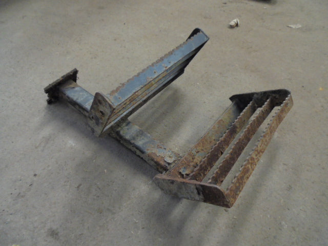 For FORD 5030 RH CAB STEP ASSEMBLY