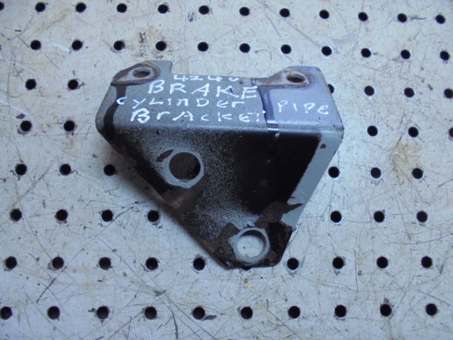 For CASE 4240 LP CAB BRAKE FLEXI PIPE TO MASTER CYLINDER BRACKET