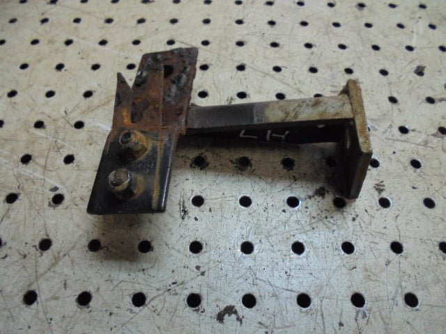 For CASE 4240 LH BONNET SIDE PANELS RETAINING BRACKET
