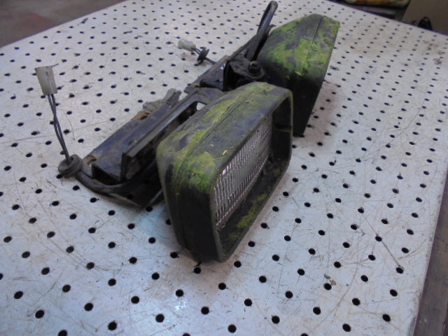 For FORD WORKLAMPS - PAIR one lens has cracked