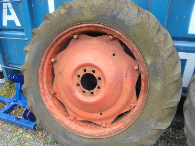 For DAVID BROWN 995 996 1390 13.6 X 36 REAR WHEELS & TYRES PAIR