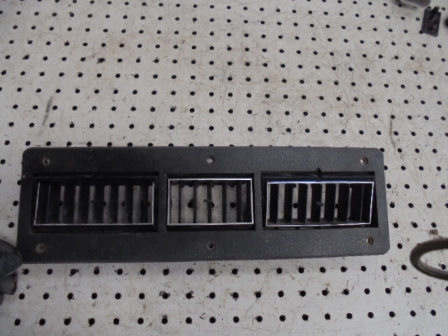 Ford 5610 6610 7610 Super Q Cab Air Ducts In Cab Roof