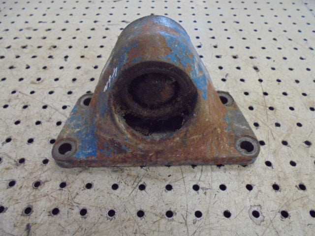 For FORD 4600 2wd FRONT AXLE BEAM TO BOULSTER BRACKET