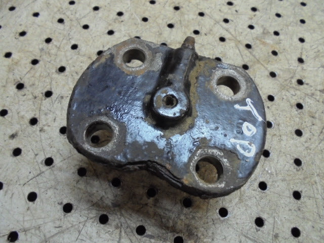 For CASE 4240 / 895 4wd CARRERO 707 FRONT AXLE SWIVEL TOP PIN