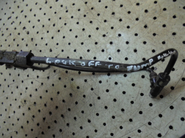 For CASE 4240 ENGINE FUEL LEAK OFF TO INJECTOR PUMP PIPE ASSEMBLY