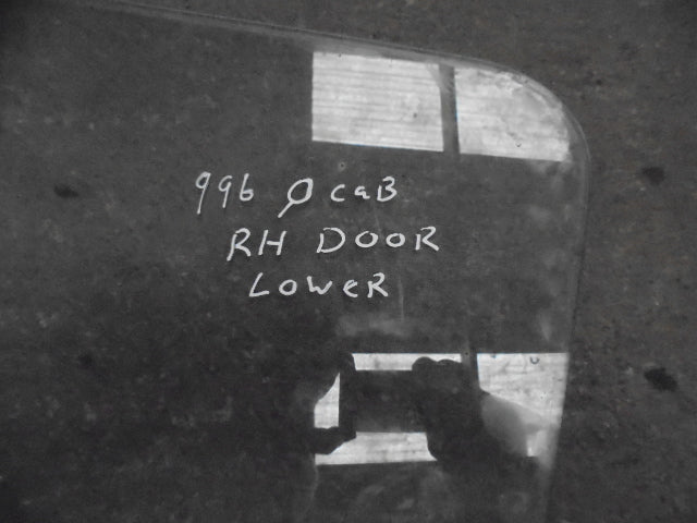 For DAVID BROWN 996 Q CAB RH LOWER DOOR GLASS