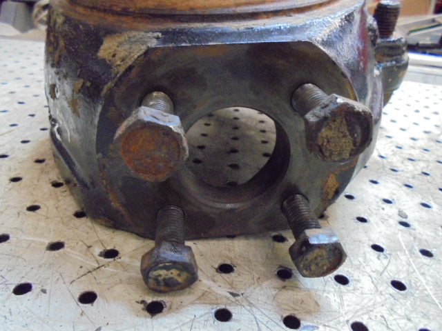 For CASE 4240,30 / 895 CARRERO 707 4wd FRONT AXLE LH SWIVEL HOUSING