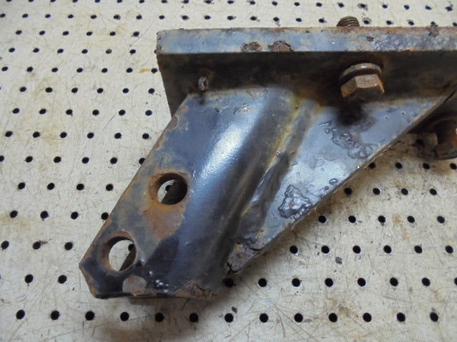 For CASE 4240 RH REAR HYDRAULIC STABALISER BRACKET & BOLTS