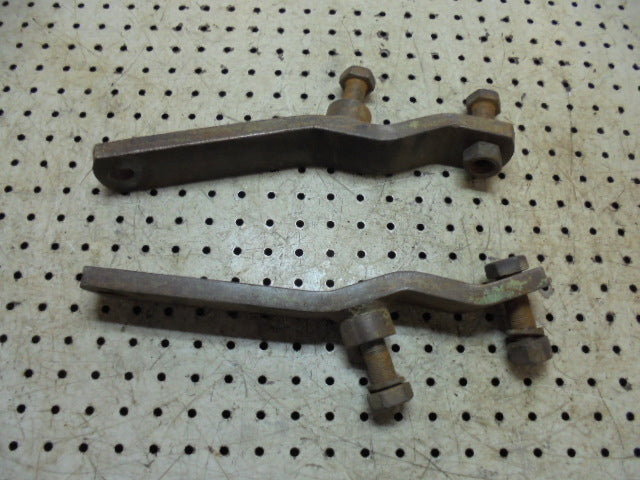 For MASSEY FERGUSON 365 390 REAR HYDRAULIC ARM STABALISER BRACKETS - PAIR