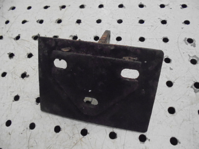 For FORD 5610 6610 7610 SQ CAB SIDE WINDOW CLOSING BRACKET