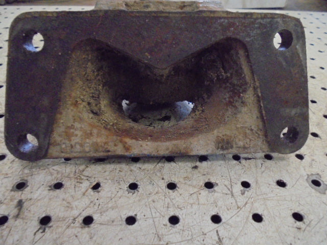 For FORD 4600 2wd FRONT AXLE BEAM TO BOULSTER BRACKET