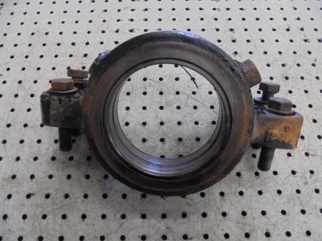 For CASE 4230 4240 895 4wd CARRERO 707 FRONT AXLE BEAM REAR BRACKET  CARRIER