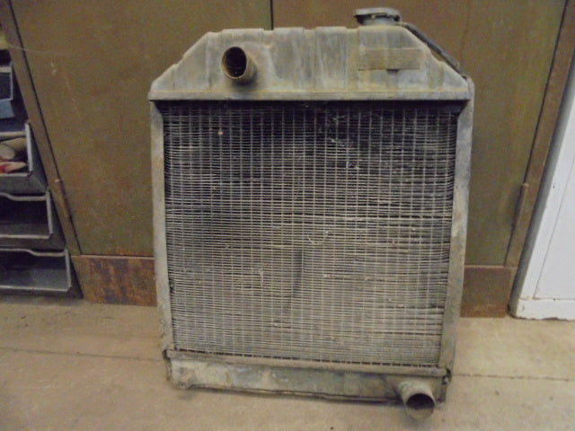 For FORD 4000 / 4600 RADIATOR
