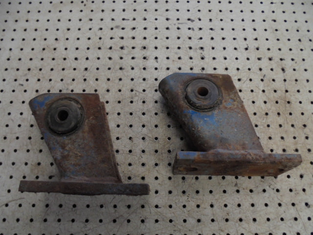 For FORD 4600 Q CAB REAR CAB MOUNTS PAIR