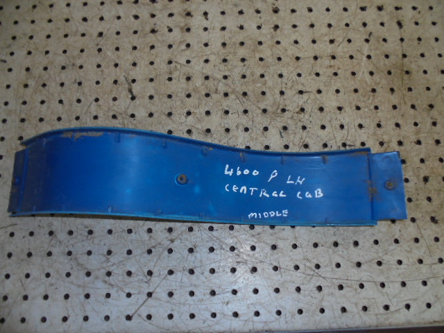For FORD 4600 Q CAB LH CENTRE PILLAR INTERNAL PLASTIC COVER