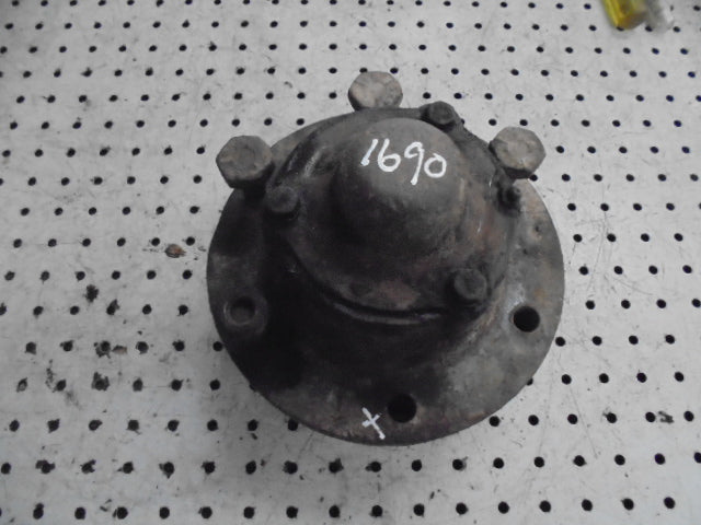 For DAVID BROWN 1690 2wd FRONT WHEEL HUB