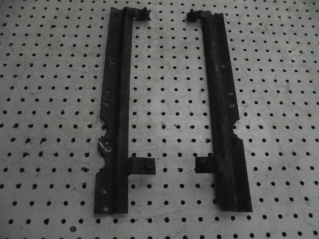 For DAVID BROWN 1490 FRONT GRILL MOUNTING BRACKETS LH & RH
