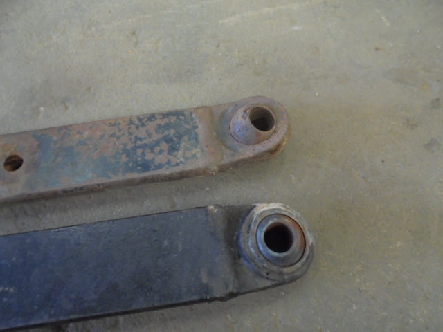 For CASE 4240 REAR HYDRAULIC ARMS - PAIR
