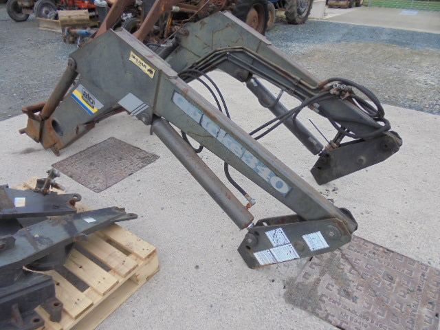 QUICKE 340US LOADER WITH BRACKETS TO SUIT FORD /NH 5640/6640/7740