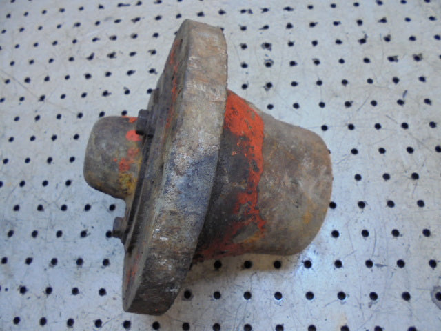 For DAVID BROWN 995 2wd FRONT WHEEL HUB a