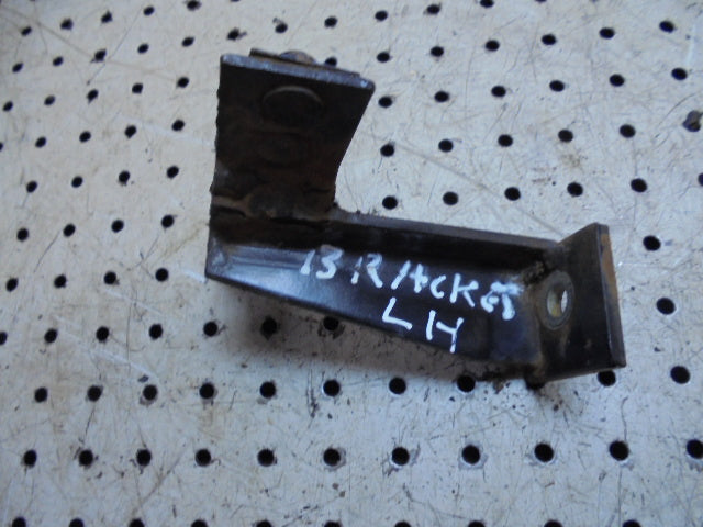 For CASE 4240 LH BONNET SIDE PANELS RETAINING BRACKET