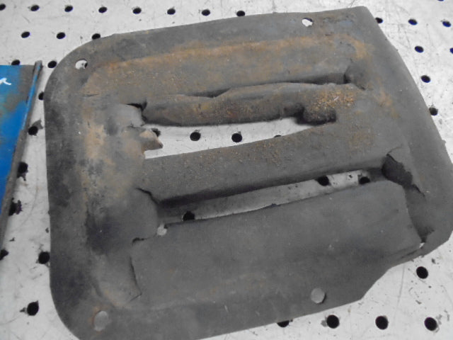 Ford 5610 (LP Cab) Aux Spool Valve Lever Rubber Gaiter And Bracket