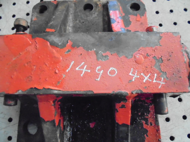 For DAVID BROWN 1490 4wd FRONT AXLE PIVOT PIN MOUNTING HOUSING