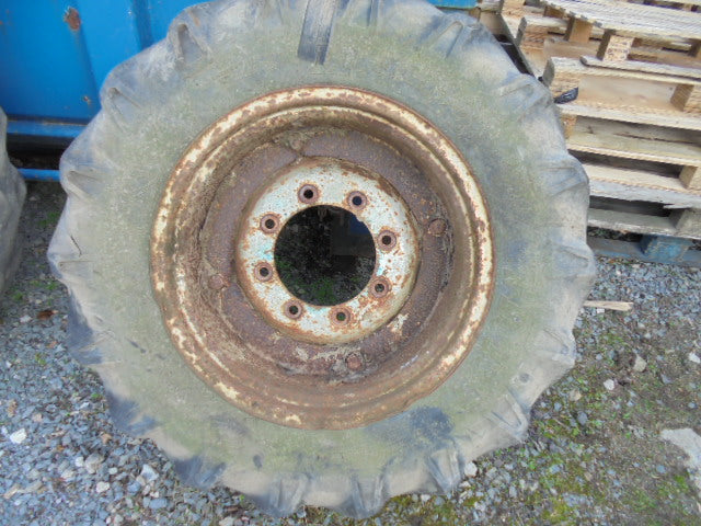 For FORD 5030 4wd 12.4 X 24 FRONT WHEELS & TYRES