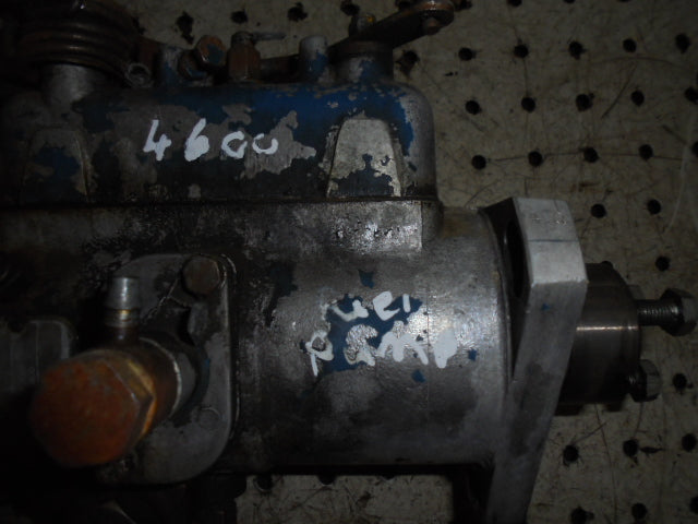 For FORD 4600 / 4610 FUEL INJECTOR PUMP - ROTARY CAV 3 CYLINDER