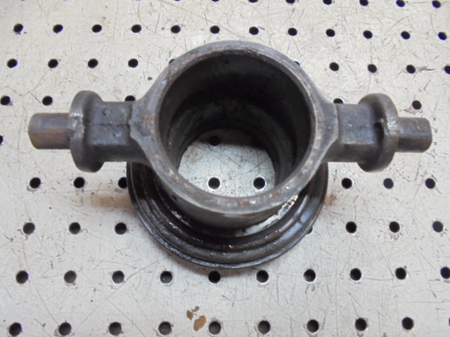For CASE 4240/4230 CLUTCH THRUST BEARING HOLDER