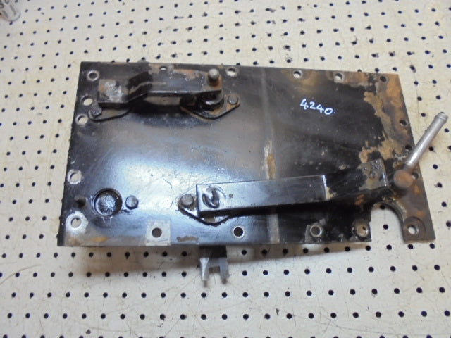 For CASE 4240/4230 GEARBOX TOP COVER PLATE