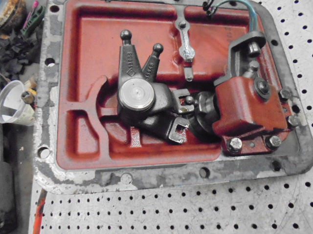 For FORD 6610 GEARBOX SELECTOR COVER WITH SELECTOR MECHANISM 'H' PATTERN
