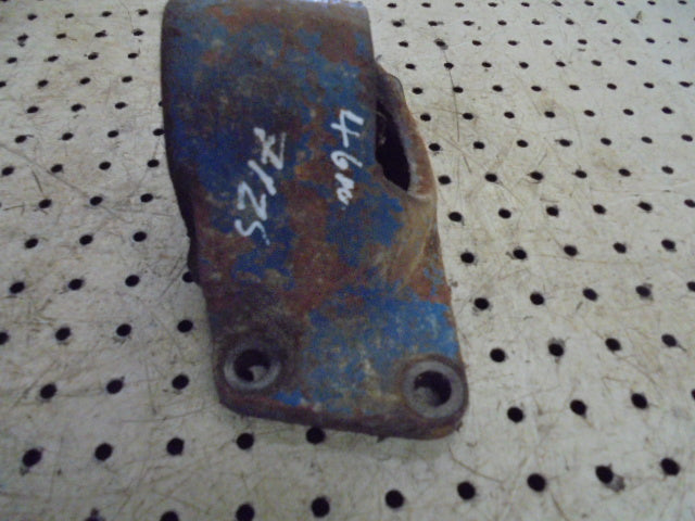 For FORD 4600 2wd FRONT AXLE BEAM TO BOULSTER BRACKET