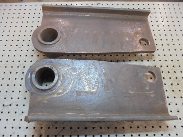 For MANITOU ATTACHMENTS WELD-ON BRACKETS - PAIR