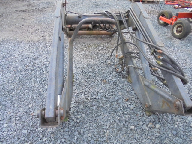 QUICKE 2300E LOADER WITH MF 390 4wd BRACKETS