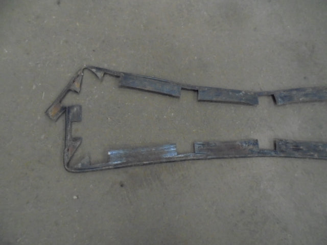 For FORD 5610 6610 L.P. CAB MUDGUARD SEALING STRIPS (early cab)