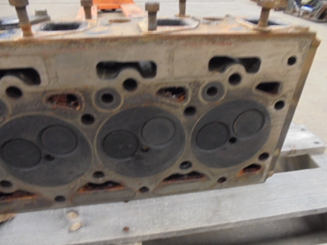 For CASE 4240 / 895 ENGINE CYLINDER HEAD ASSEMBLY