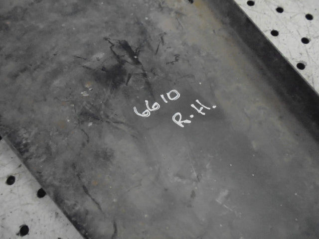 For FORD 6610 RH FOOT STEP WING EXTENSION