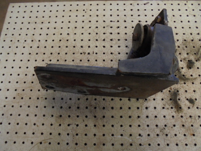For CASE 4240 LP CAB RH FRONT CAB MOUNT