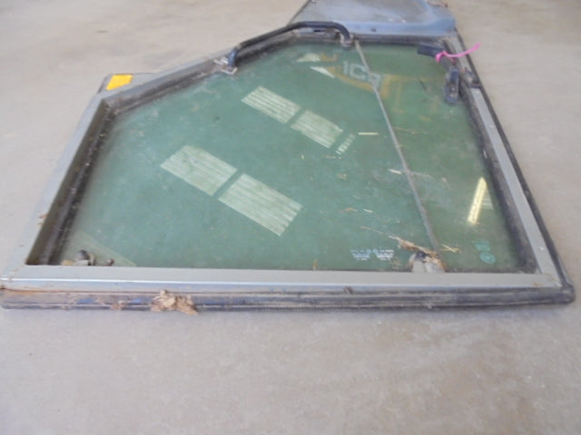 For MASSEY FERGUSON 3000 SERIES RH DOOR ASSEMBLY