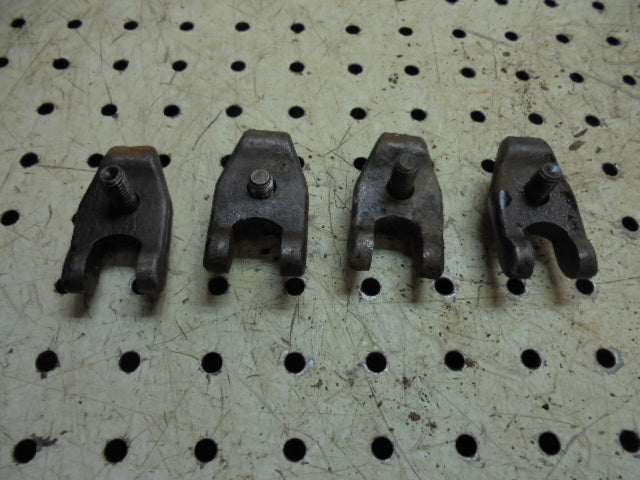 For CASE 4240 / 895 FUEL INJECTORS CLAMP BRACKETS - SET OF 4