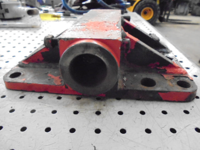 For DAVID BROWN 1490 4wd FRONT AXLE PIVOT PIN MOUNTING HOUSING