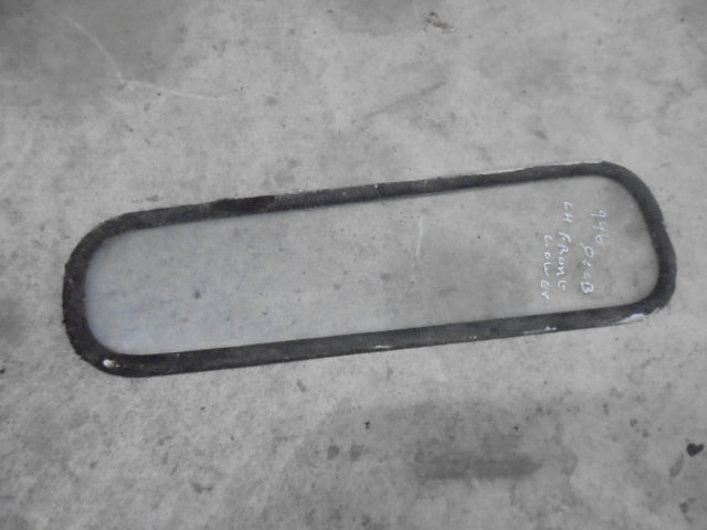 For David Brown 990 995 996 Q CAB FRONT LOWER LH GLASS WITH RUBBER SEALER